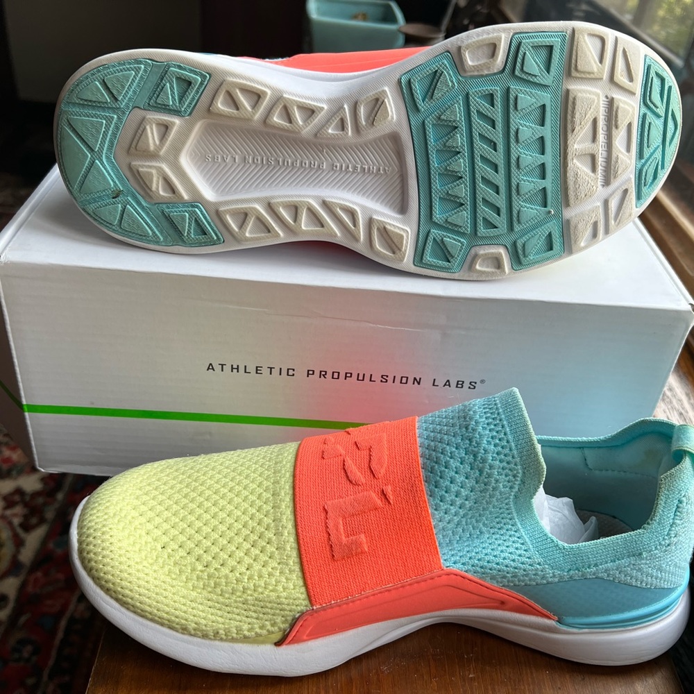 Women's APL Techloom BLISS Trainers Bahama Blue Laser Red Citrus Trainers 7 Box